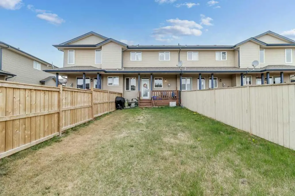 13 Kanten Close Red Deer AB T4P 4E6