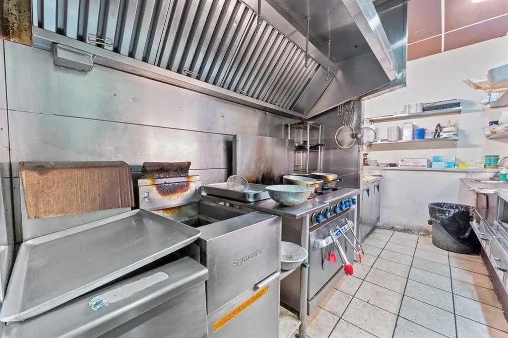 920 36 Street NE Calgary AB T2A 6L8