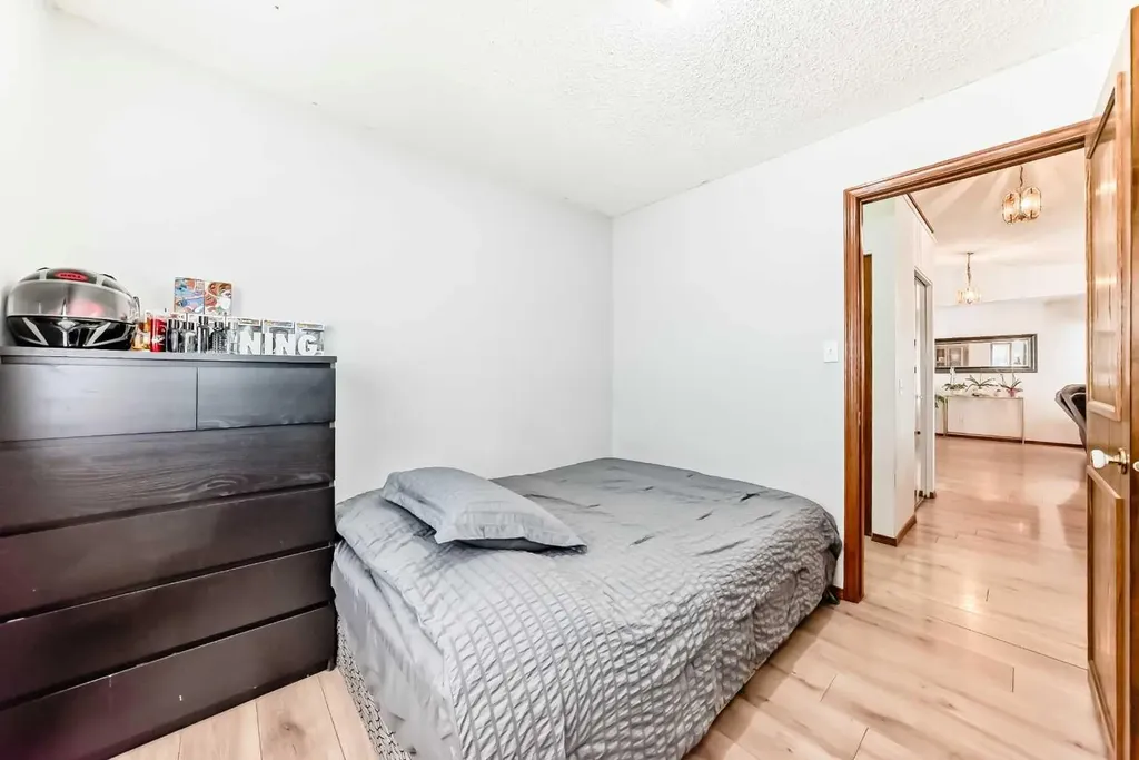 68 Harvest Oak Way NE Calgary AB T3K 3Y2