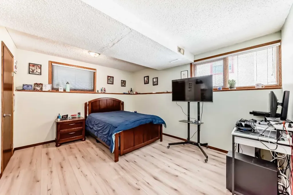 68 Harvest Oak Way NE Calgary AB T3K 3Y2