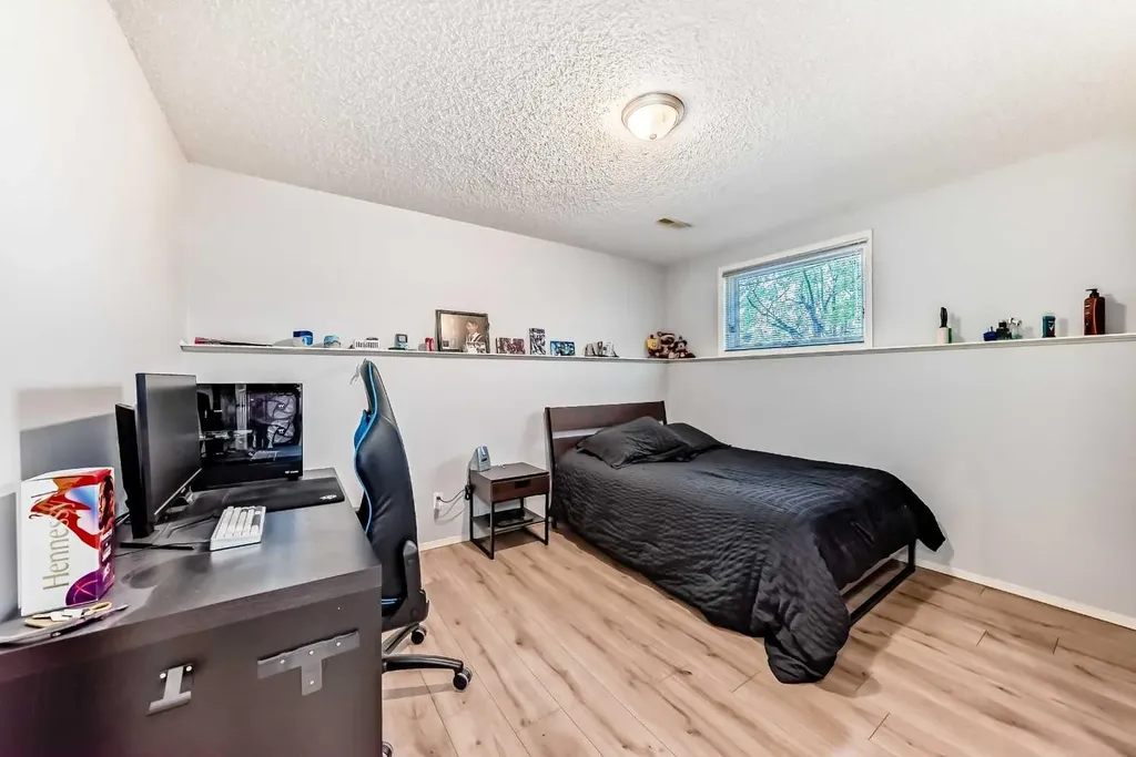 68 Harvest Oak Way NE Calgary AB T3K 3Y2
