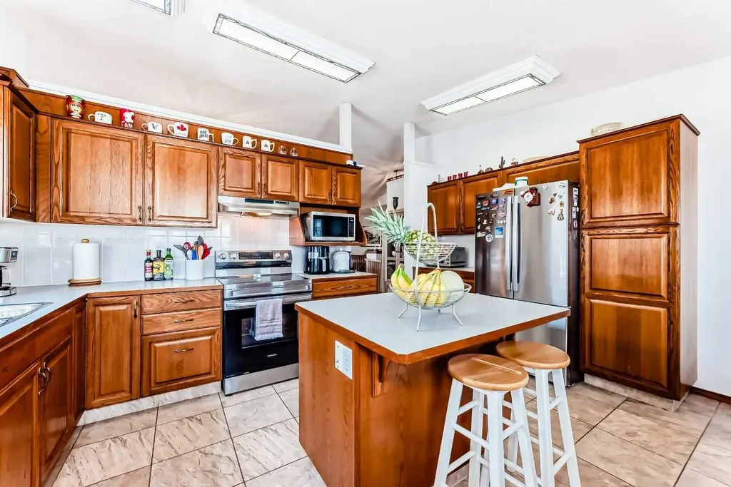 68 Harvest Oak Way NE Calgary AB T3K 3Y2