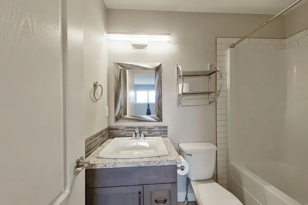 179 Aldergrove Avenue Fort Mcmurray AB T9J 1E6