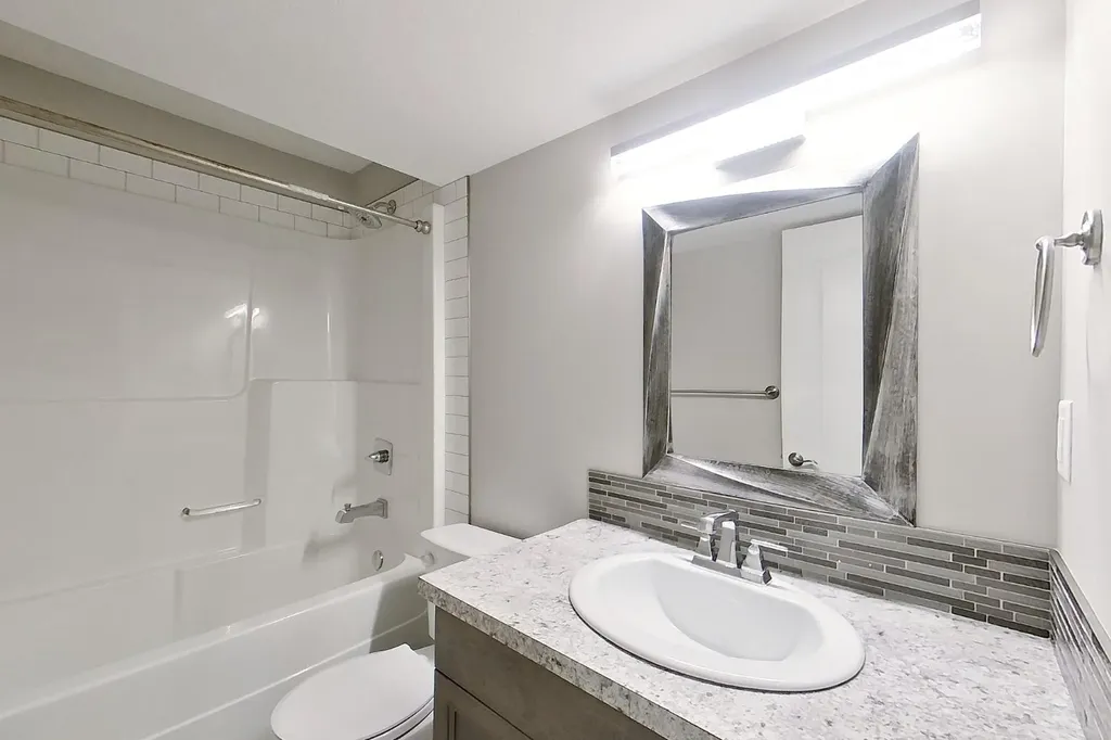 179 Aldergrove Avenue Fort Mcmurray AB T9J 1E6