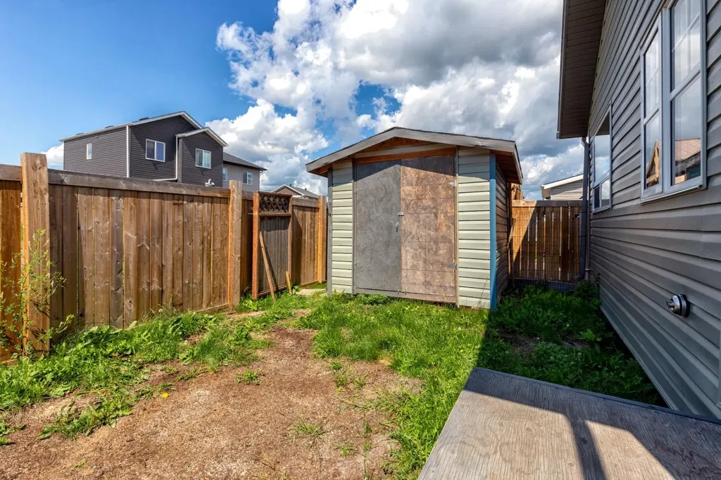 179 Aldergrove Avenue Fort Mcmurray AB T9J 1E6