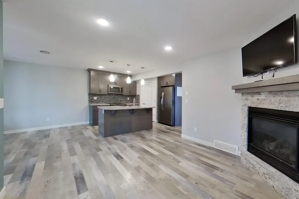 179 Aldergrove Avenue Fort Mcmurray AB T9J 1E6