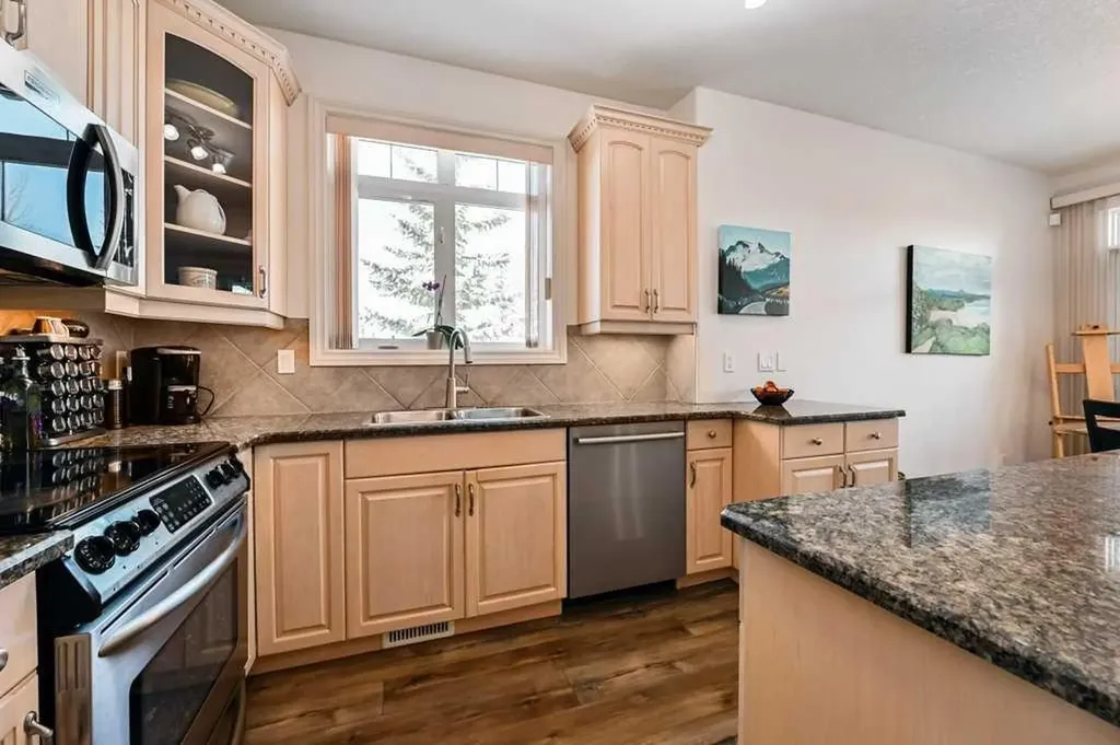 56 Discovery Woods Villas SW Calgary AB T3H 5A7
