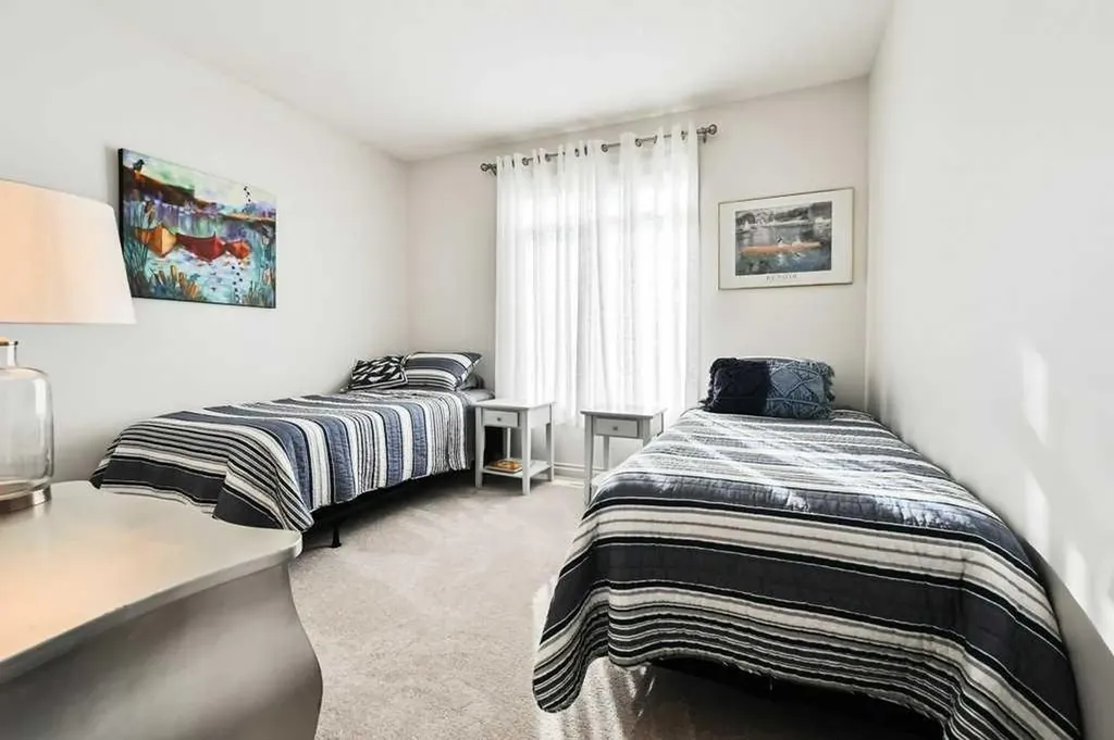 56 Discovery Woods Villas SW Calgary AB T3H 5A7