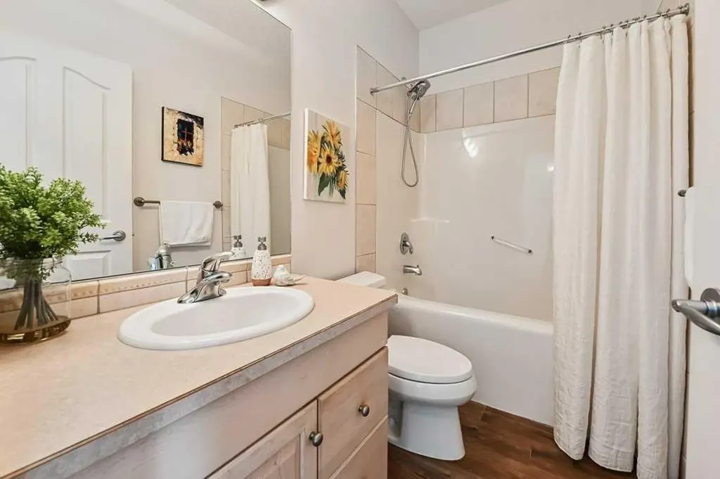 56 Discovery Woods Villas SW Calgary AB T3H 5A7