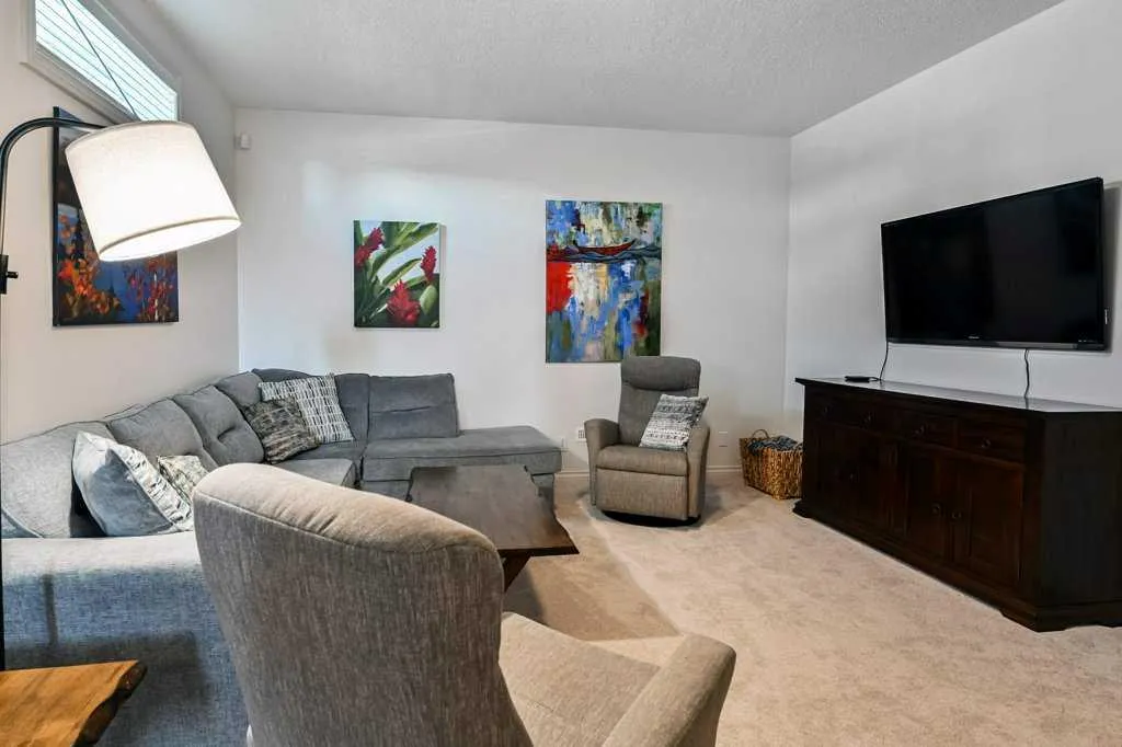 56 Discovery Woods Villas SW Calgary AB T3H 5A7