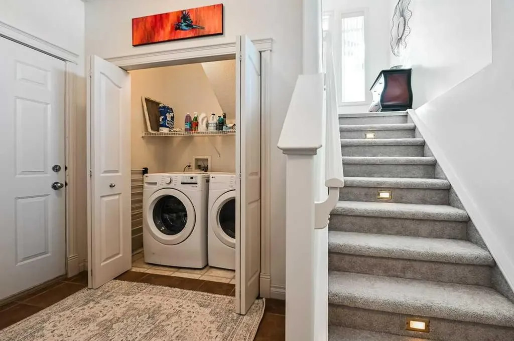 56 Discovery Woods Villas SW Calgary AB T3H 5A7