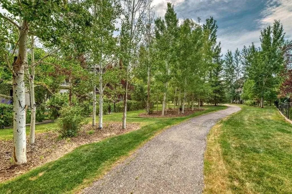 56 Discovery Woods Villas SW Calgary AB T3H 5A7