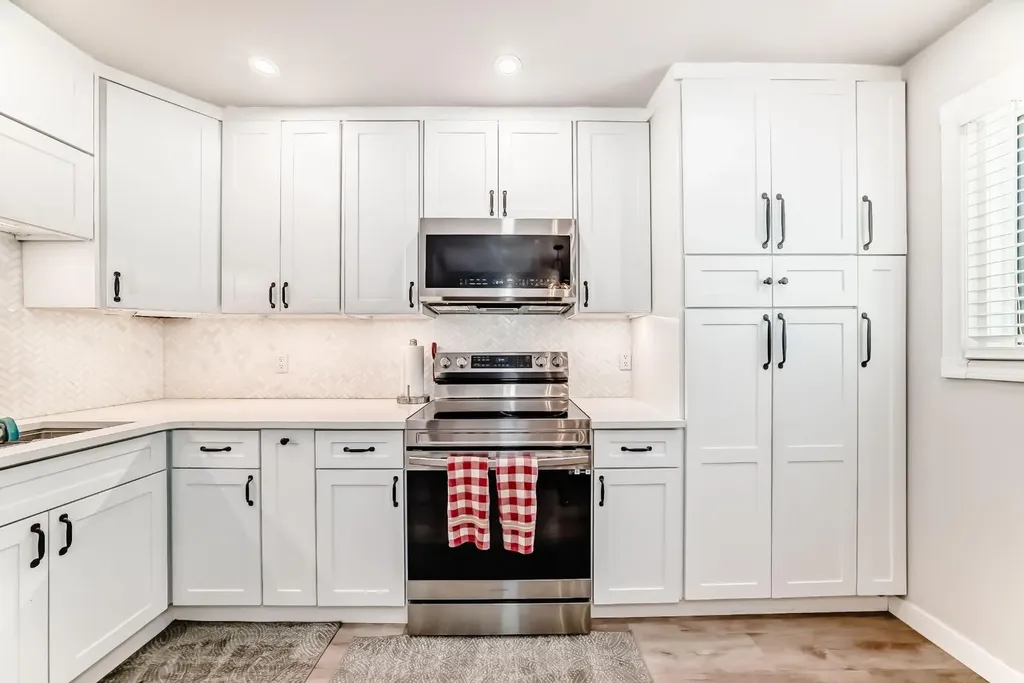 800 Bowcroft Place Cochrane AB T4C 1B9