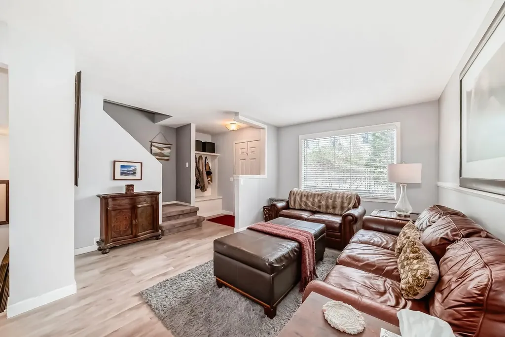 800 Bowcroft Place Cochrane AB T4C 1B9
