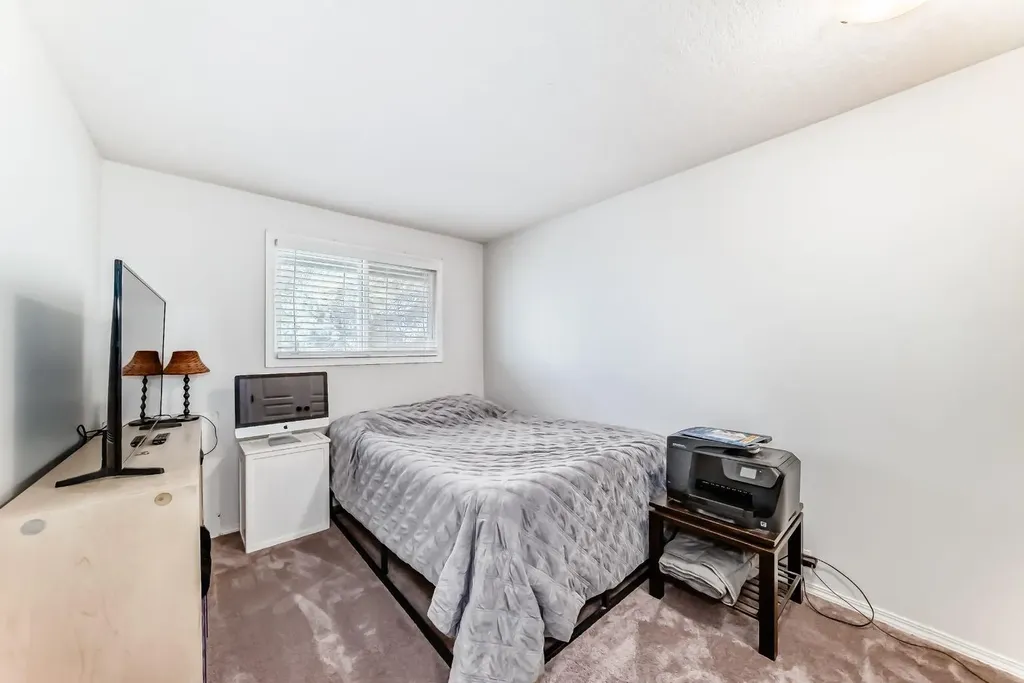 800 Bowcroft Place Cochrane AB T4C 1B9