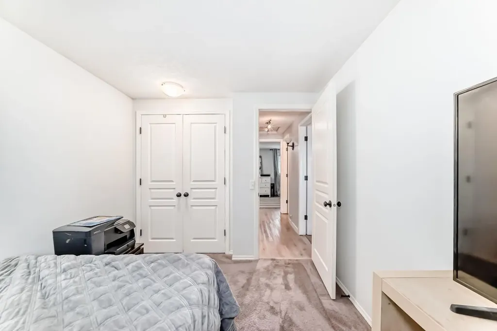 800 Bowcroft Place Cochrane AB T4C 1B9