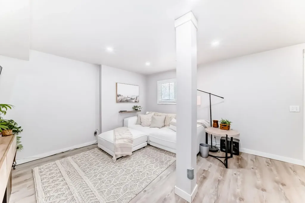 800 Bowcroft Place Cochrane AB T4C 1B9
