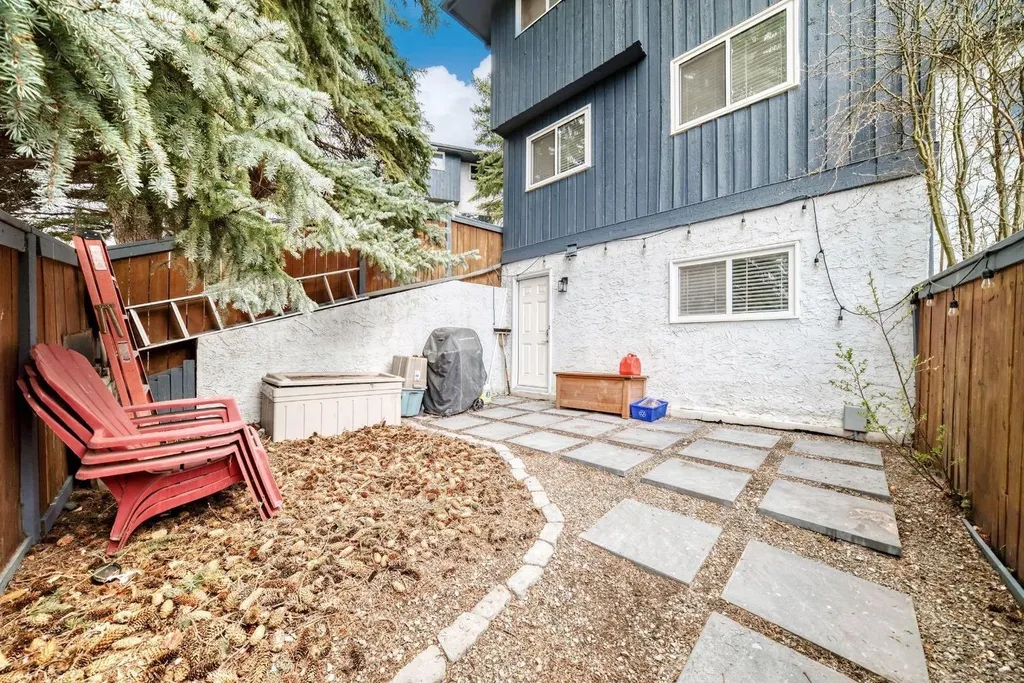 800 Bowcroft Place Cochrane AB T4C 1B9