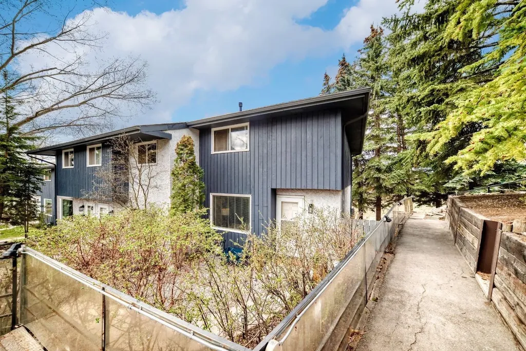 800 Bowcroft Place Cochrane AB T4C 1B9