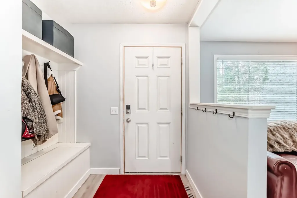800 Bowcroft Place Cochrane AB T4C 1B9
