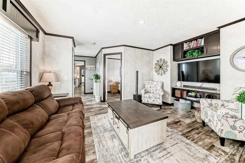 15 Mackenzie Ranch Way Lacombe AB T4L 0B4