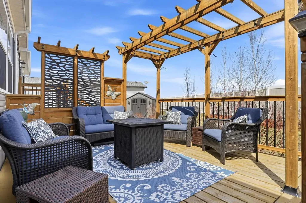 15 Mackenzie Ranch Way Lacombe AB T4L 0B4