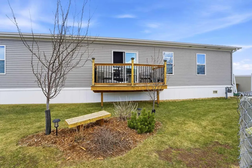 15 Mackenzie Ranch Way Lacombe AB T4L 0B4