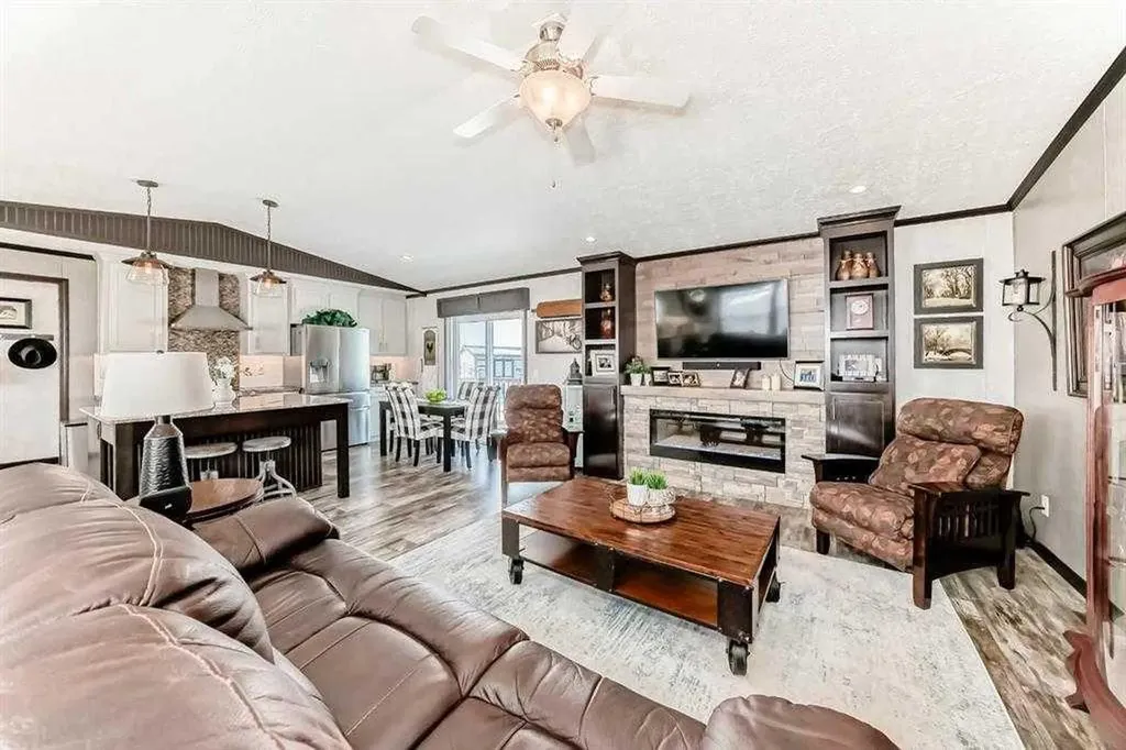 15 Mackenzie Ranch Way Lacombe AB T4L 0B4