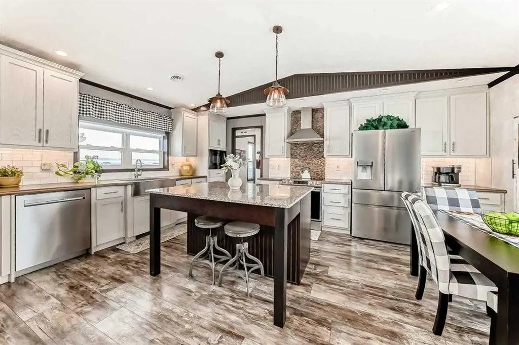 15 Mackenzie Ranch Way Lacombe AB T4L 0B4