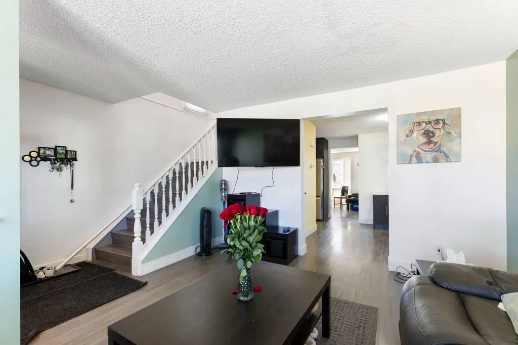 21 Mckernan Road SE Calgary AB T2Z 1S7
