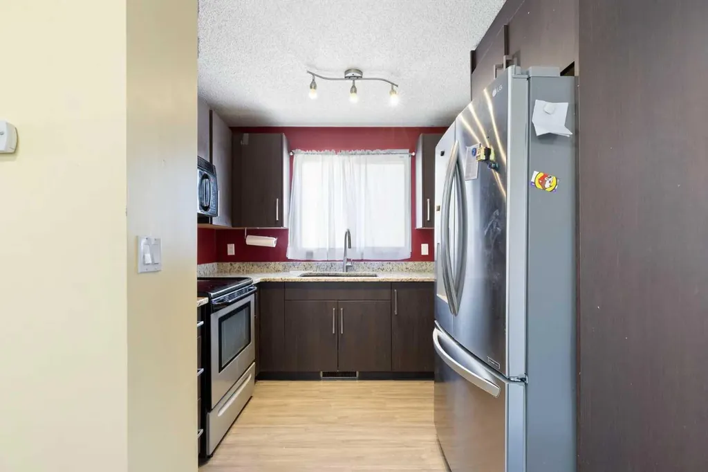 21 Mckernan Road SE Calgary AB T2Z 1S7