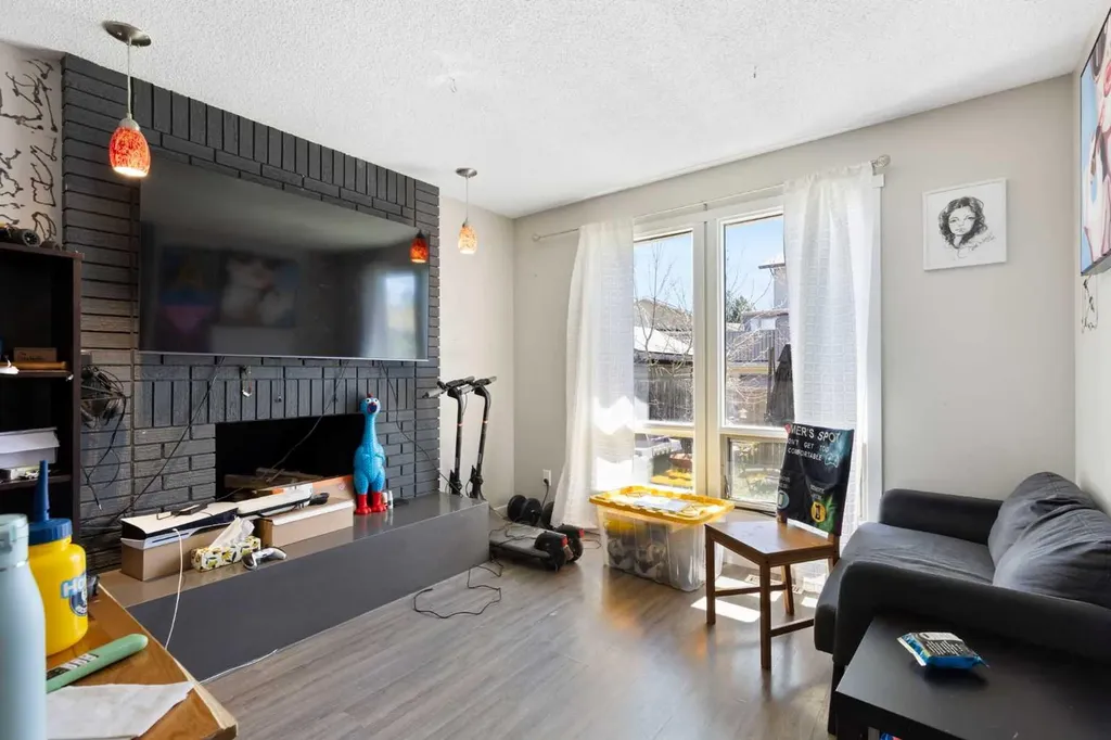 21 Mckernan Road SE Calgary AB T2Z 1S7