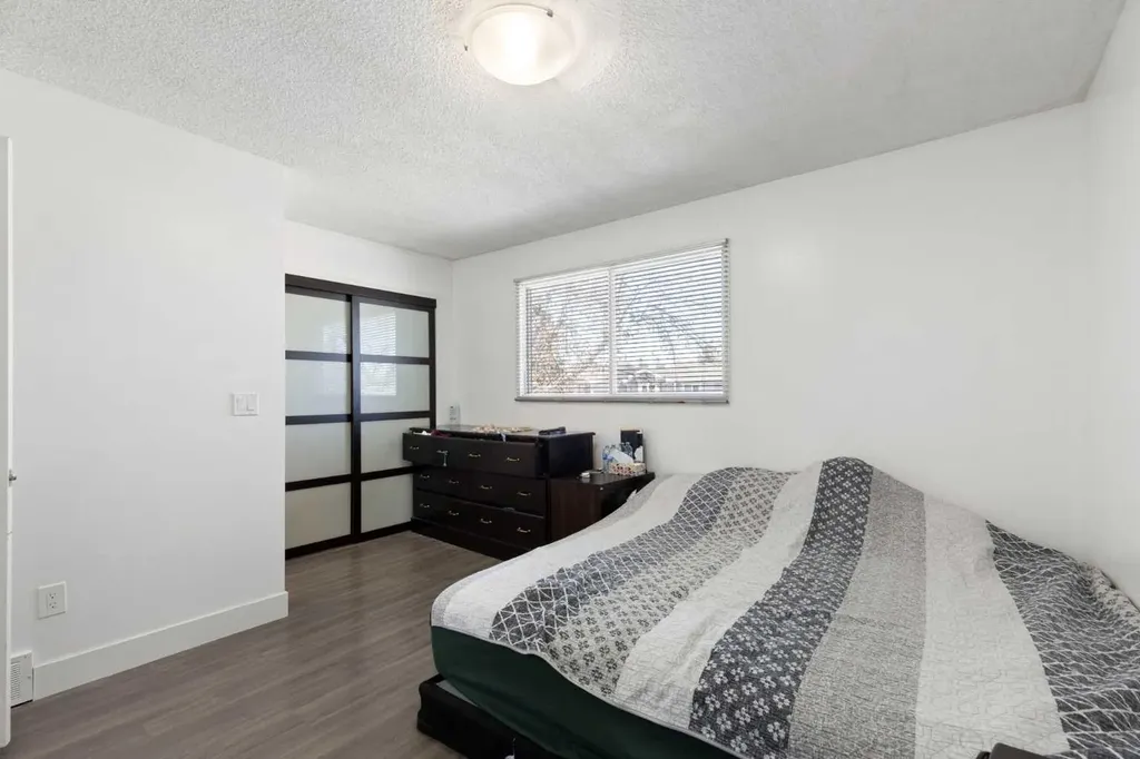 21 Mckernan Road SE Calgary AB T2Z 1S7