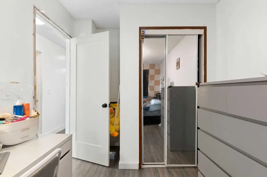 21 Mckernan Road SE Calgary AB T2Z 1S7