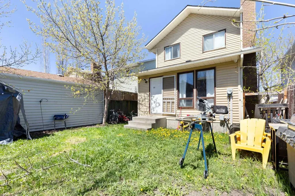 21 Mckernan Road SE Calgary AB T2Z 1S7