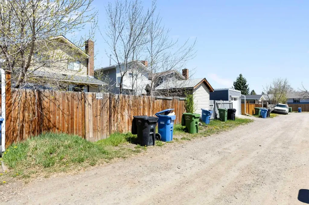 21 Mckernan Road SE Calgary AB T2Z 1S7