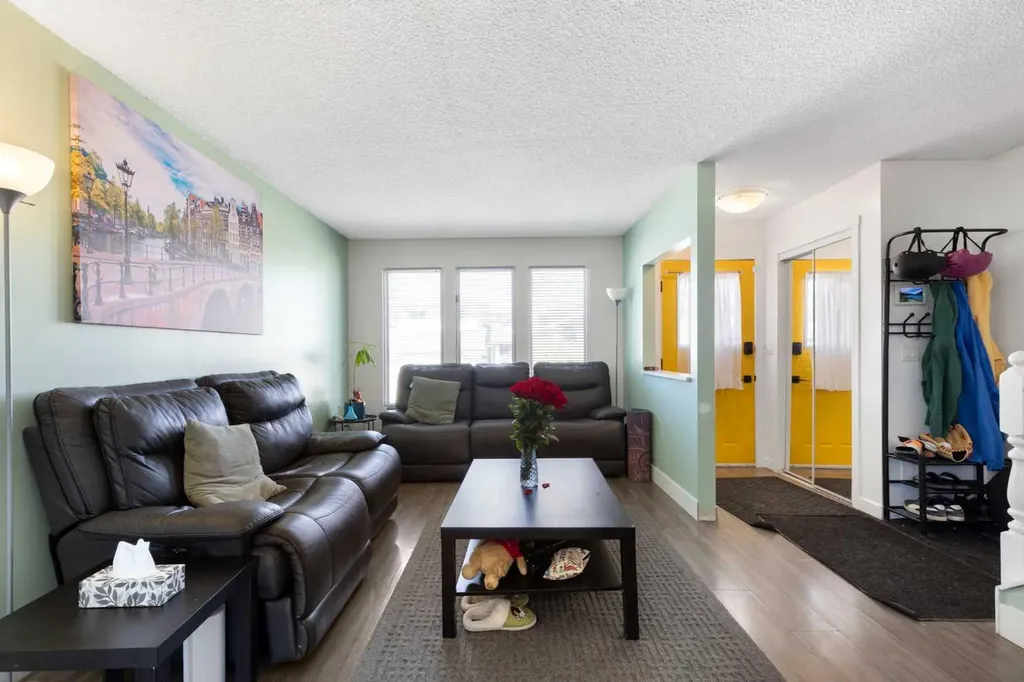 21 Mckernan Road SE Calgary AB T2Z 1S7
