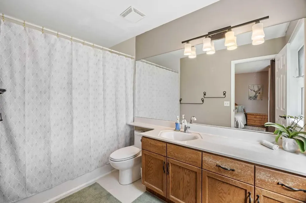 17 Sunset Crescent Okotoks AB T1S 1M6