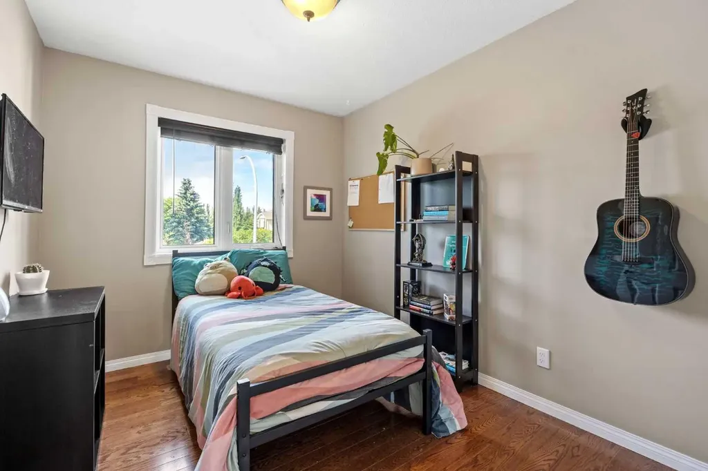 17 Sunset Crescent Okotoks AB T1S 1M6