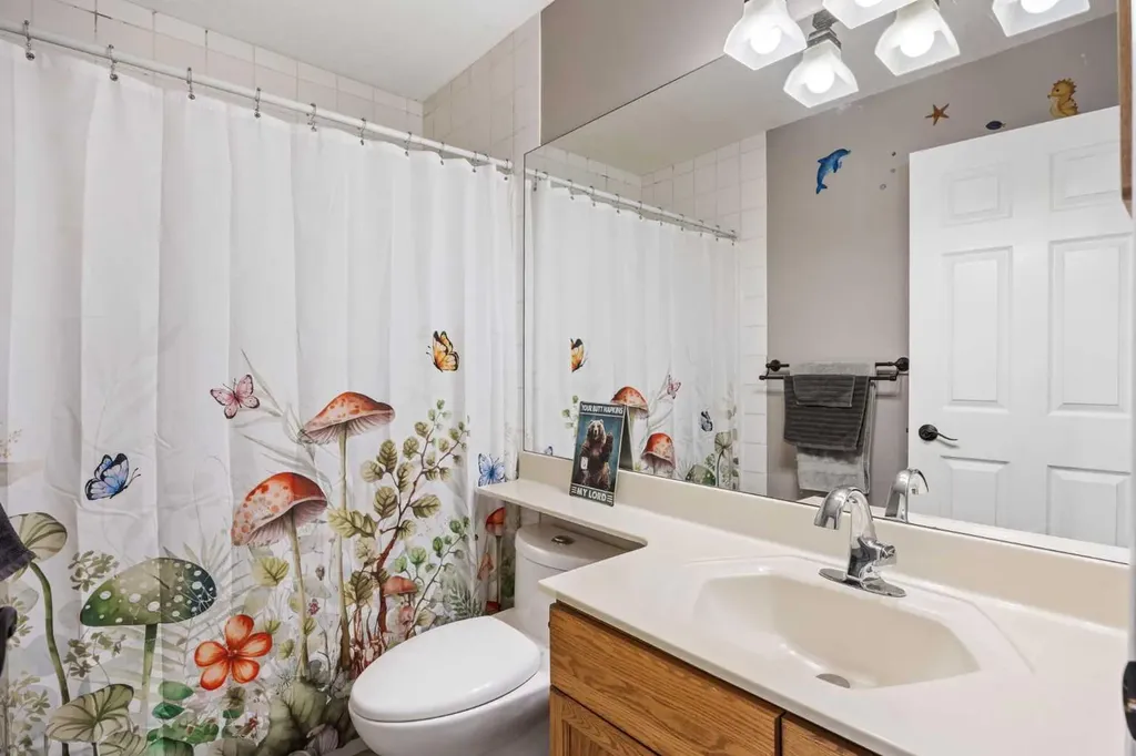 17 Sunset Crescent Okotoks AB T1S 1M6