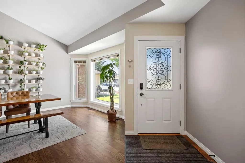 17 Sunset Crescent Okotoks AB T1S 1M6