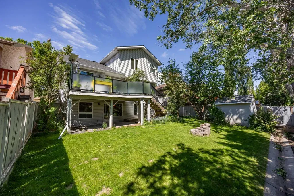 17 Sunset Crescent Okotoks AB T1S 1M6