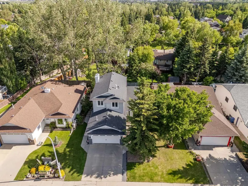 17 Sunset Crescent Okotoks AB T1S 1M6