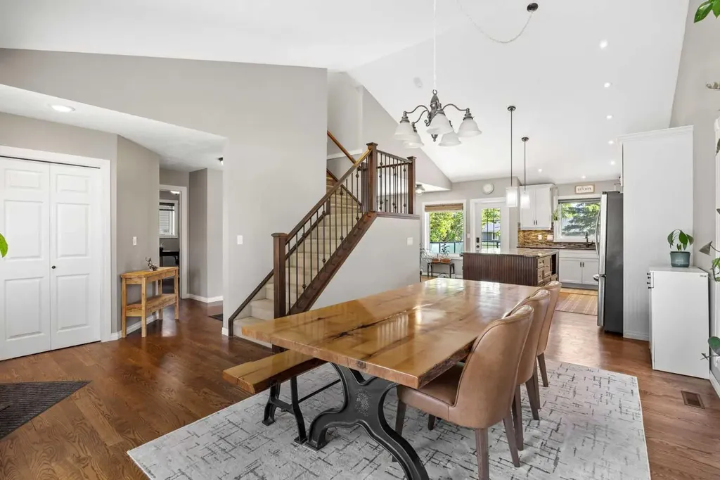 17 Sunset Crescent Okotoks AB T1S 1M6