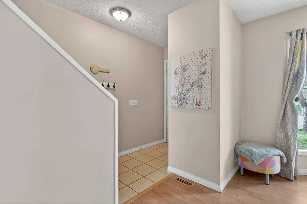 42 Berwick Rise NW Calgary AB T3K 1C8