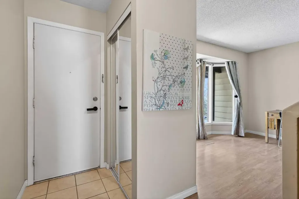 42 Berwick Rise NW Calgary AB T3K 1C8