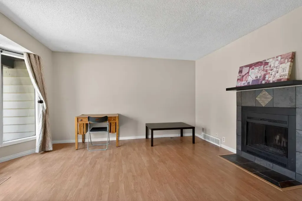 42 Berwick Rise NW Calgary AB T3K 1C8
