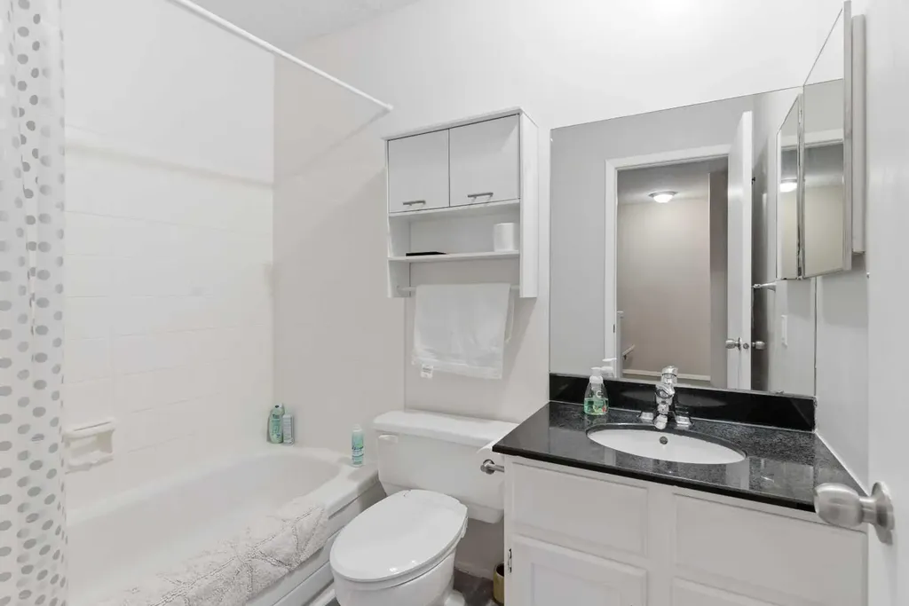 42 Berwick Rise NW Calgary AB T3K 1C8