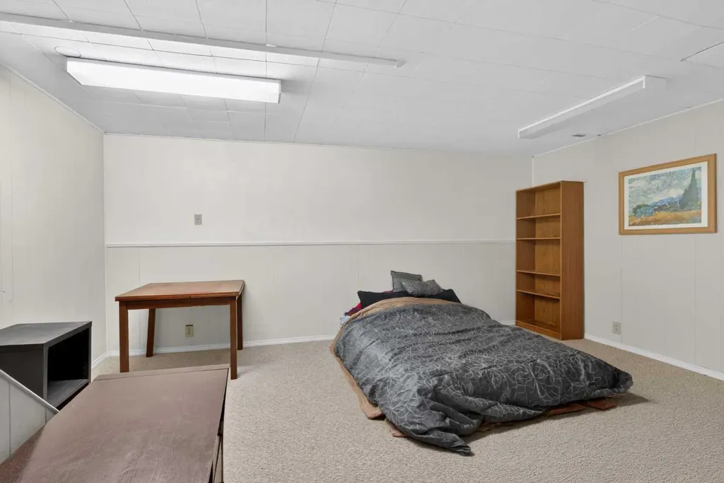 42 Berwick Rise NW Calgary AB T3K 1C8