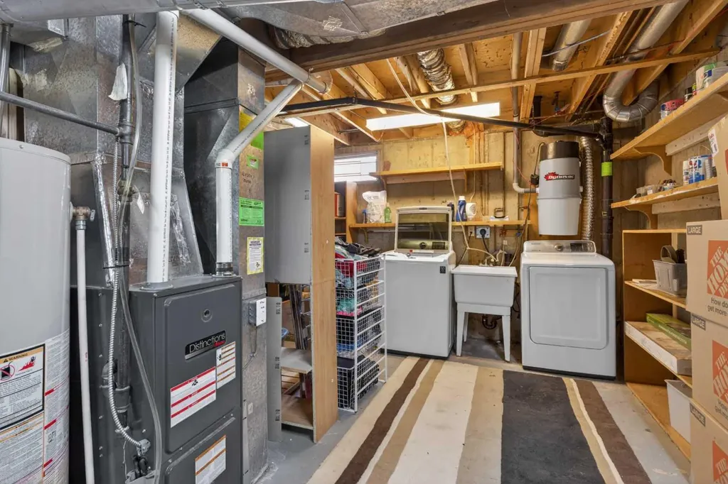 42 Berwick Rise NW Calgary AB T3K 1C8